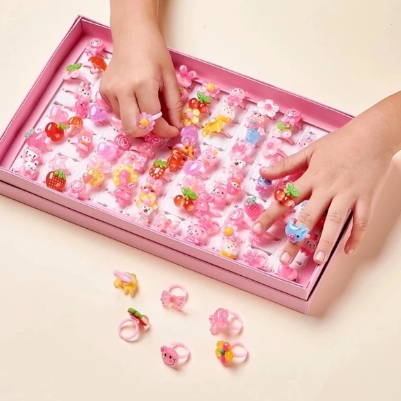 Girls rings resin 10 PC SET cute pink cartoon small random character - Picture 4 of 6